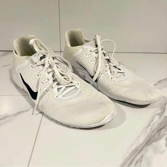 Nike Men's Free Run White Running Shoes Size 11 - Picture 1 of 5